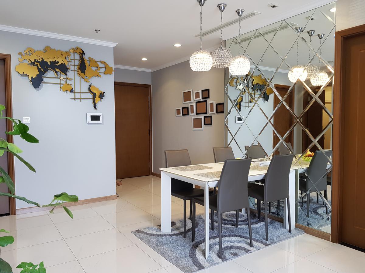 The Berry Vinhomes Luxury Apartments โฮจิมินห์ซิตี้ ภายนอก รูปภาพ
